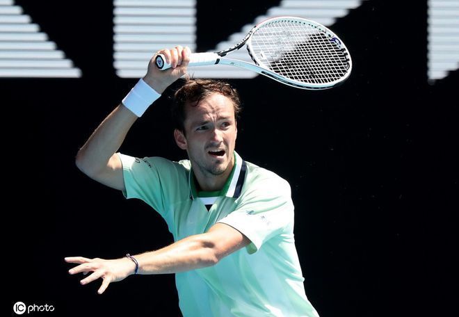 五人拉开 五人拉开