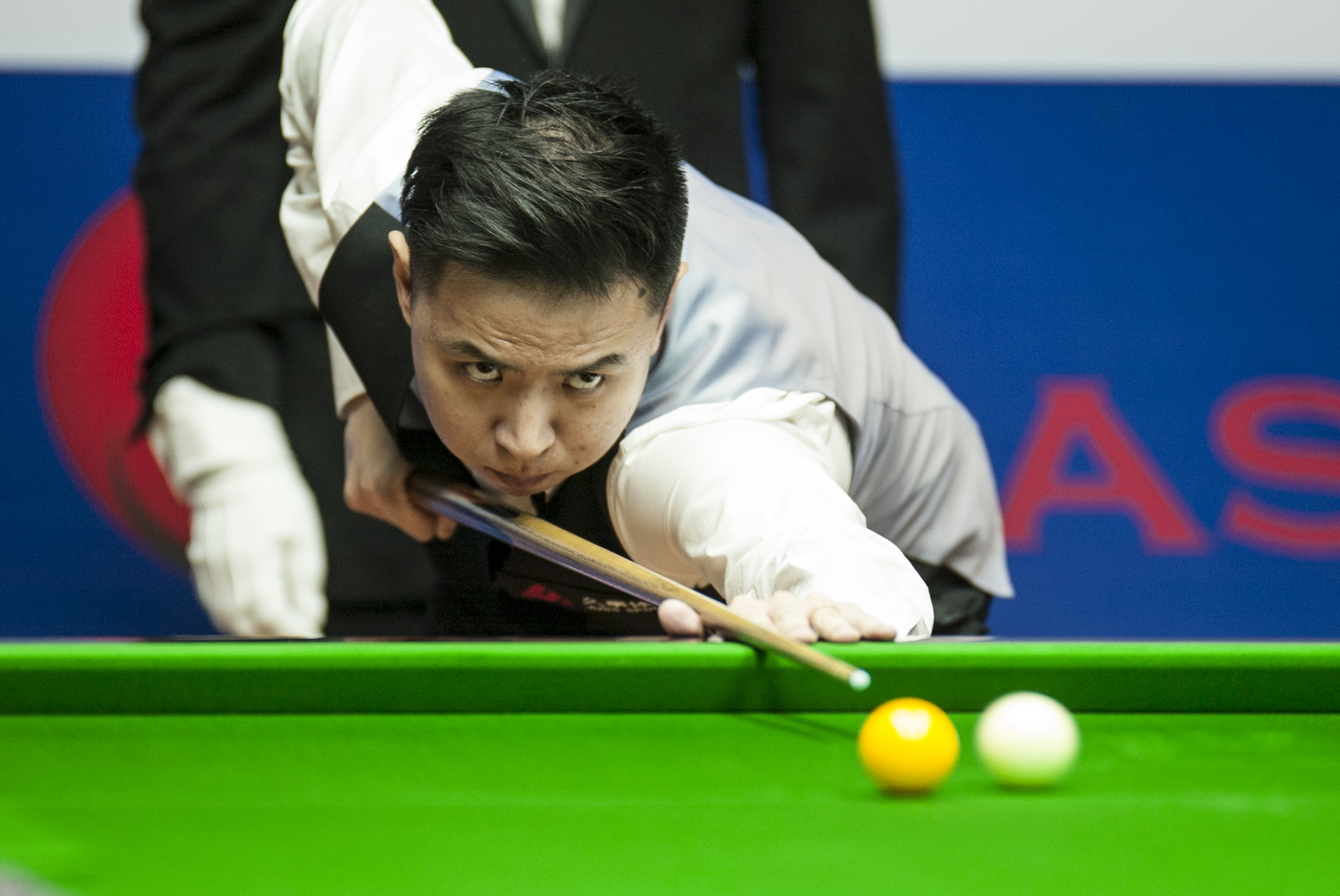 首局过度紧 首局过度紧